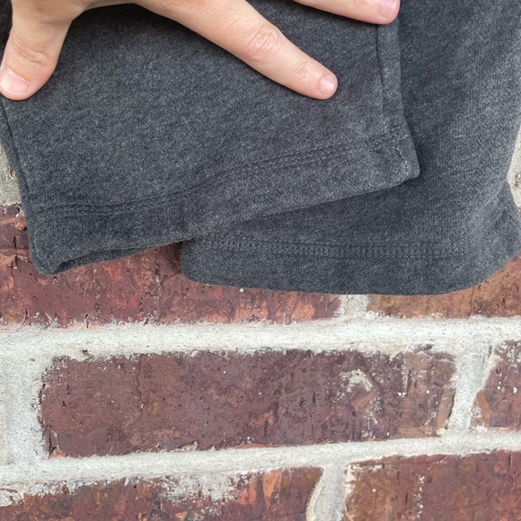 Little Boy’s Gap Kids Gray Sweatpants Size XS 4-5 - Picture 6 of 11